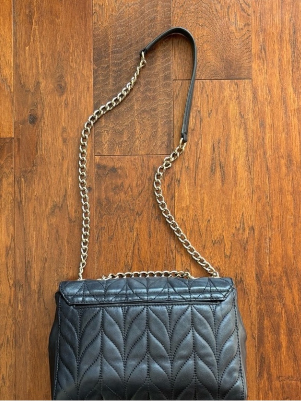 kate spade Briar Lane Quilted Emelyn Shoulder Bag in Black with Gold Chain EUC - Picture 5 of 13